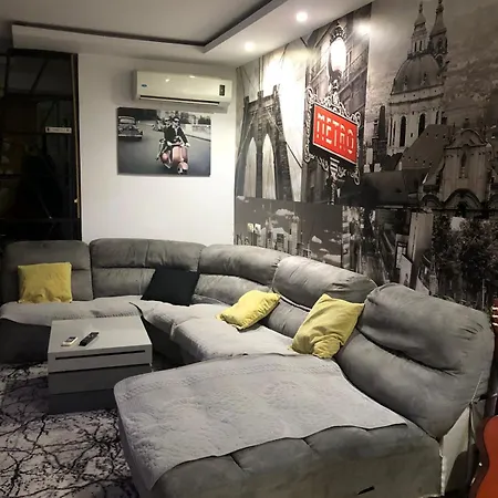 Brand House Near Appartamento